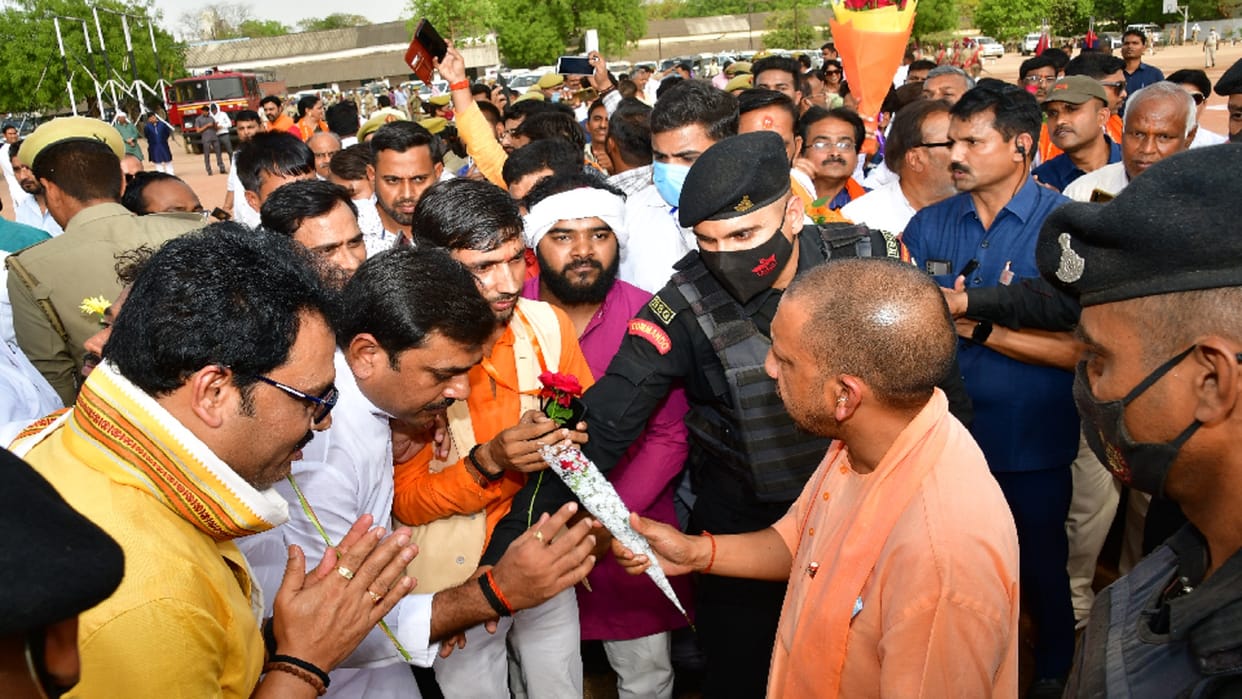 UP CM Yogi adityanath in Jhansi: CM said - forgetting the past cannot create a new one