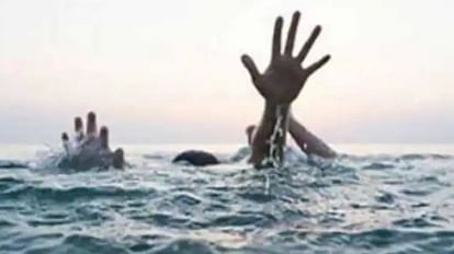MP News: Two friends died due to drowning in a pit filled with water in Damoh