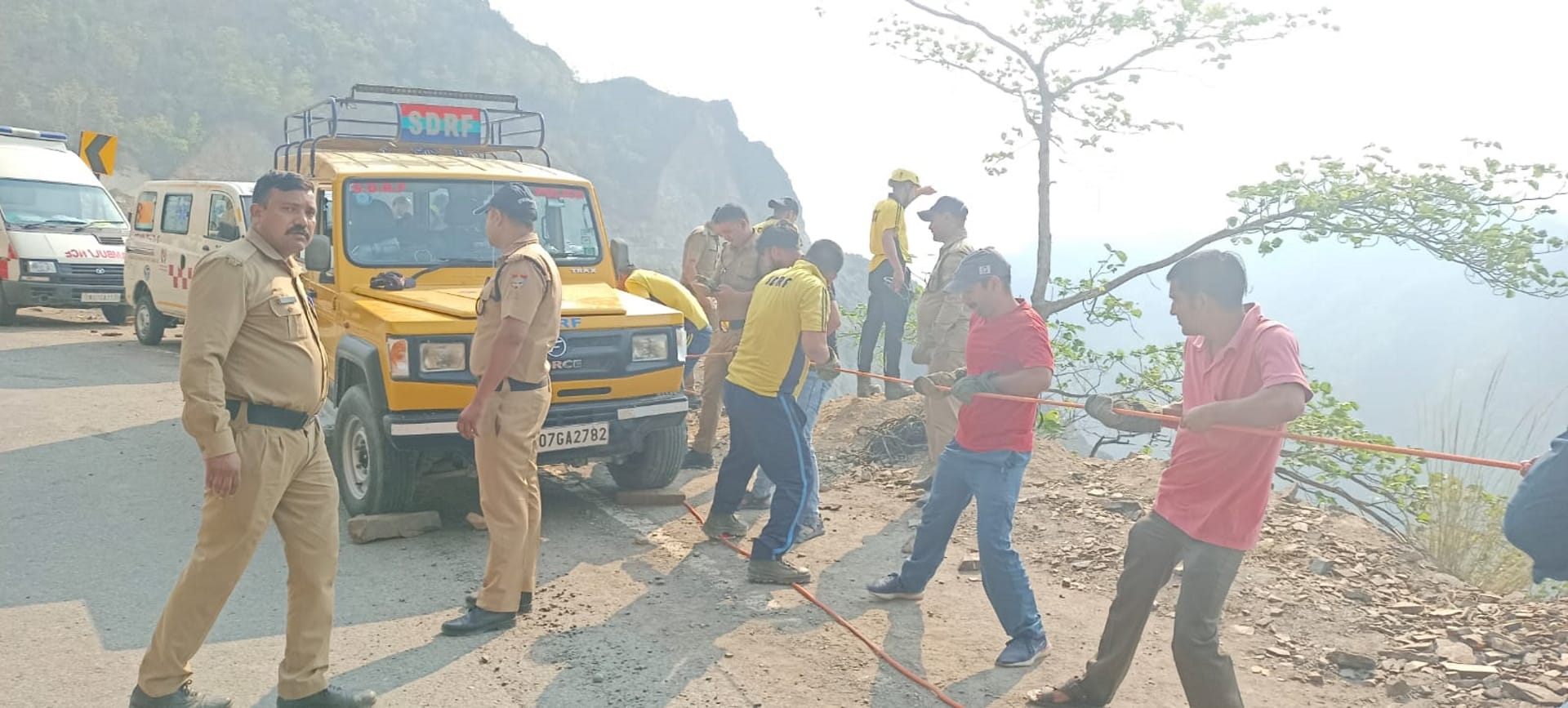 Accident in rishikesh badrinath highway, Car fell into ditch near Totaghati, five people died, See Photos