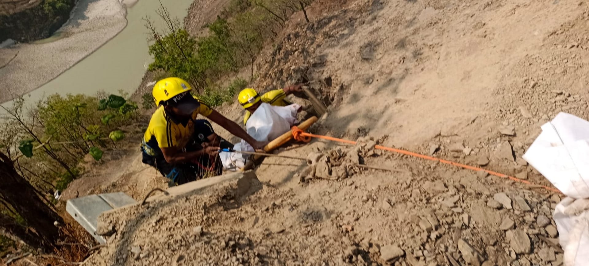 Accident in rishikesh badrinath highway, Car fell into ditch near Totaghati, five people died, See Photos