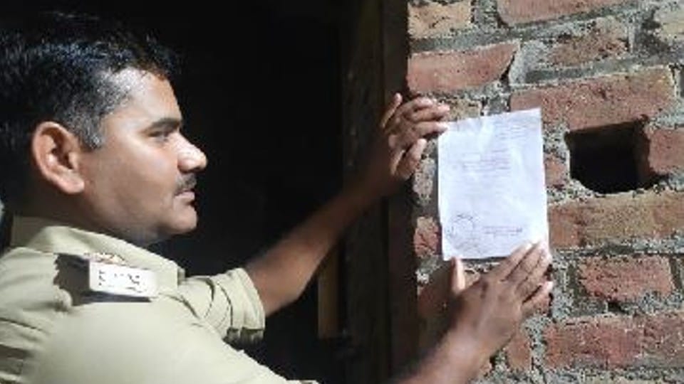 Manappuram gold robbery case Police will attach loot accused woman's house 