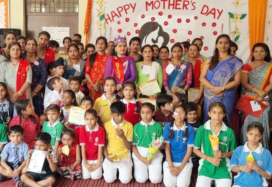 Students displayed their love for mother