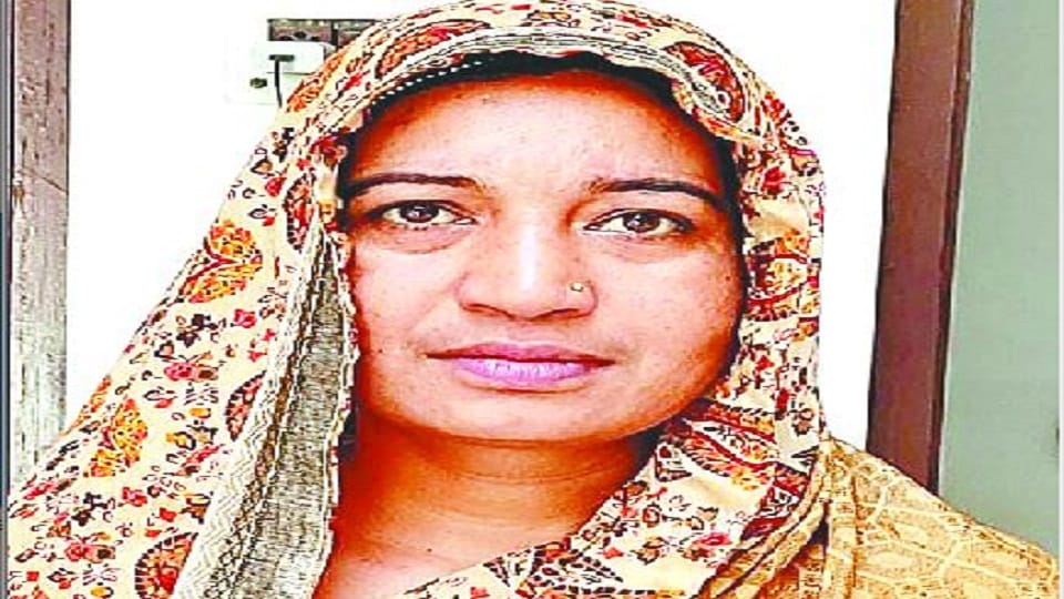 mothers day 2022 after murder of husband and father-in-law anita became support of three children in etah 