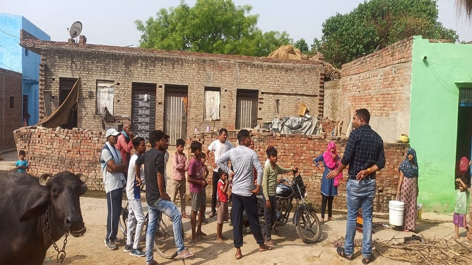 Police accused of killing old lady went to house of criminals who came out of jail firozabad