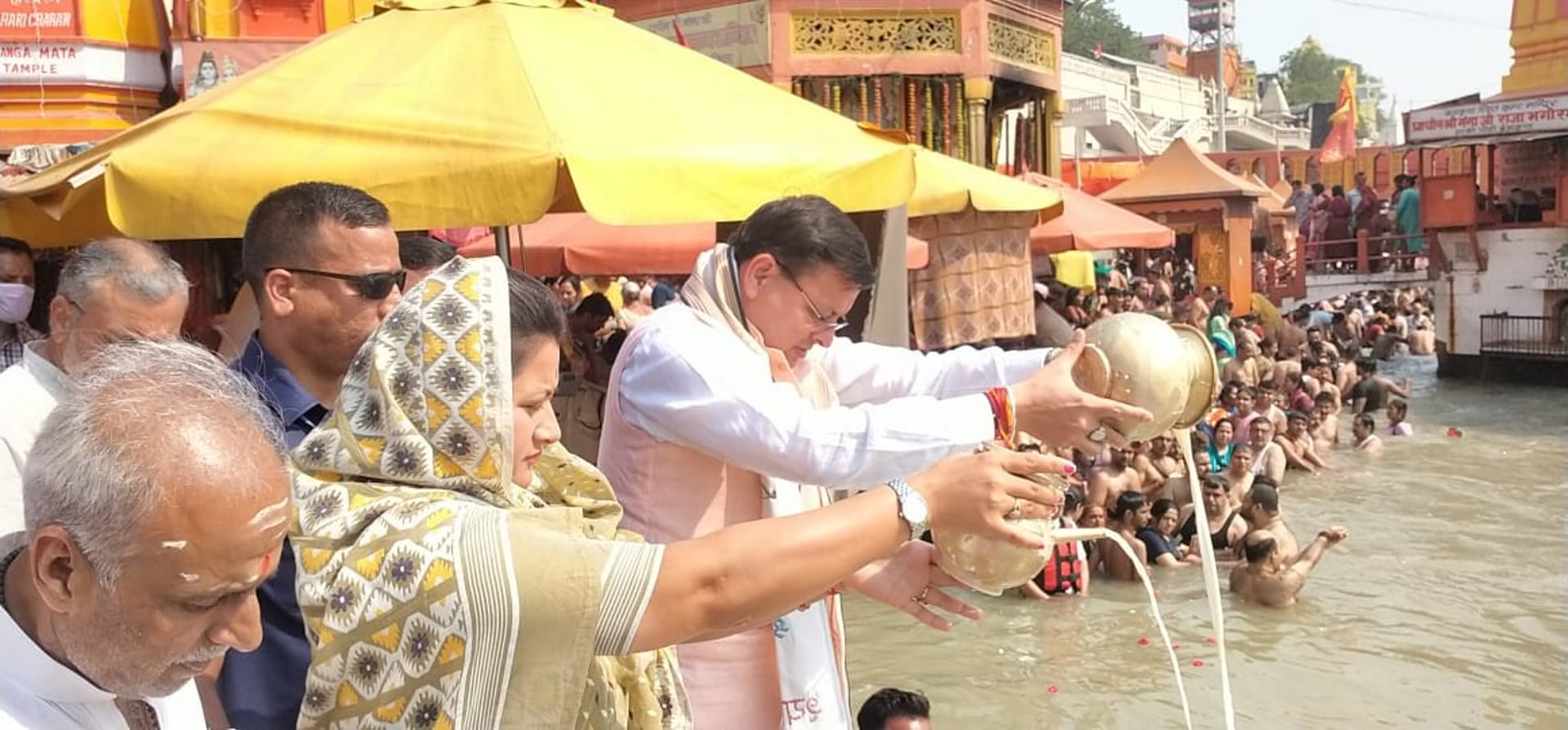 Ganga Saptami  Snan today, CM Pushkar Singh Dhami performed Ganga Pujan with wife at Har ki Padi, See Photos