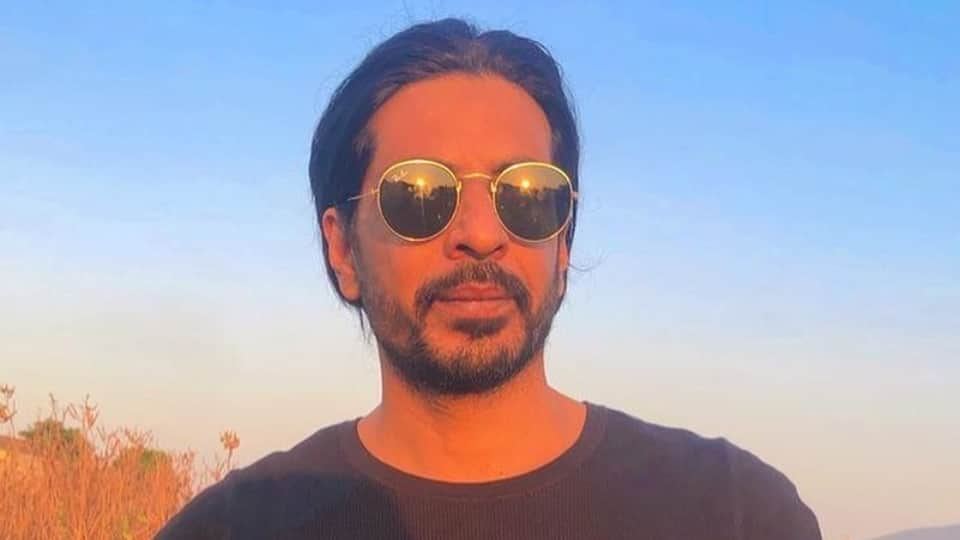 Pictures of Shahrukh Khan doppelganger Ibrahim Qadri photos viral on social media fans were also shocked