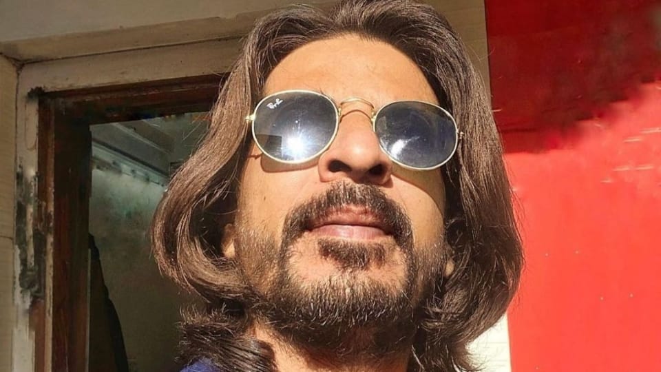 Pictures of Shahrukh Khan doppelganger Ibrahim Qadri photos viral on social media fans were also shocked