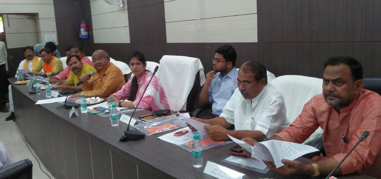 Front opened against District Panchayat President
