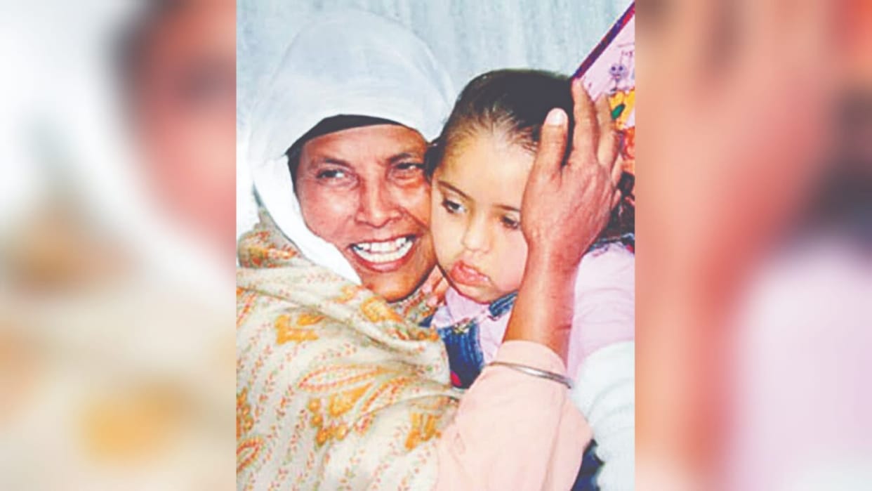 Prakash Kaur is raising 84 Girl childs in Jalandhar of Punjab