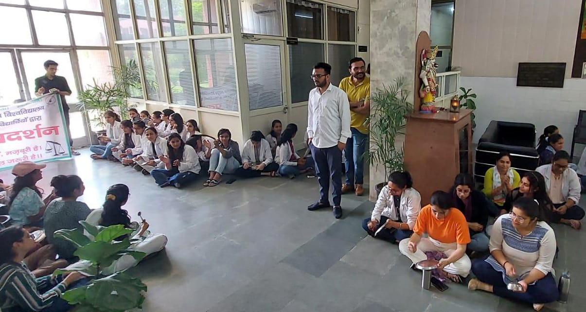 Students performed plate-spoon, Kurukshetra
