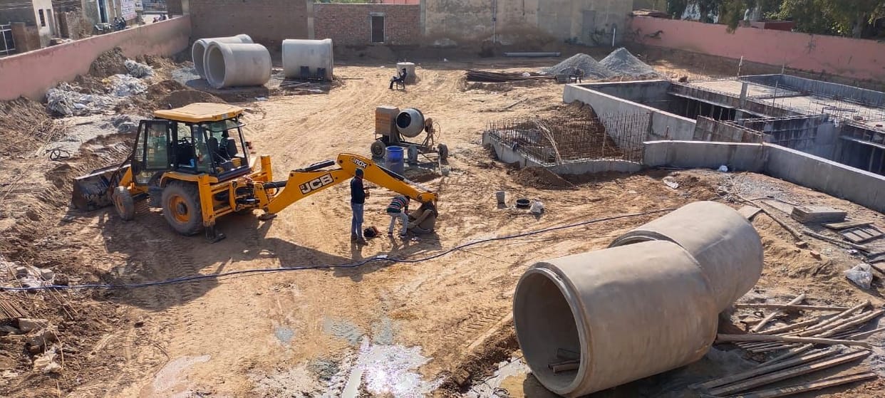 In March 2021, the work of laying the pipeline was to be completed under the AMRUT scheme, only 60 percent was done.