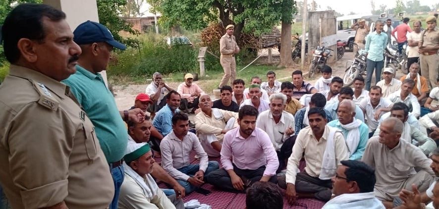 Farmers furious over the indecency of the station in-charge
