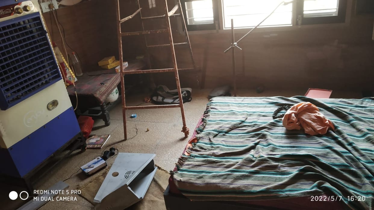 Now robbery in Dandota's tent, miscreants entered as police