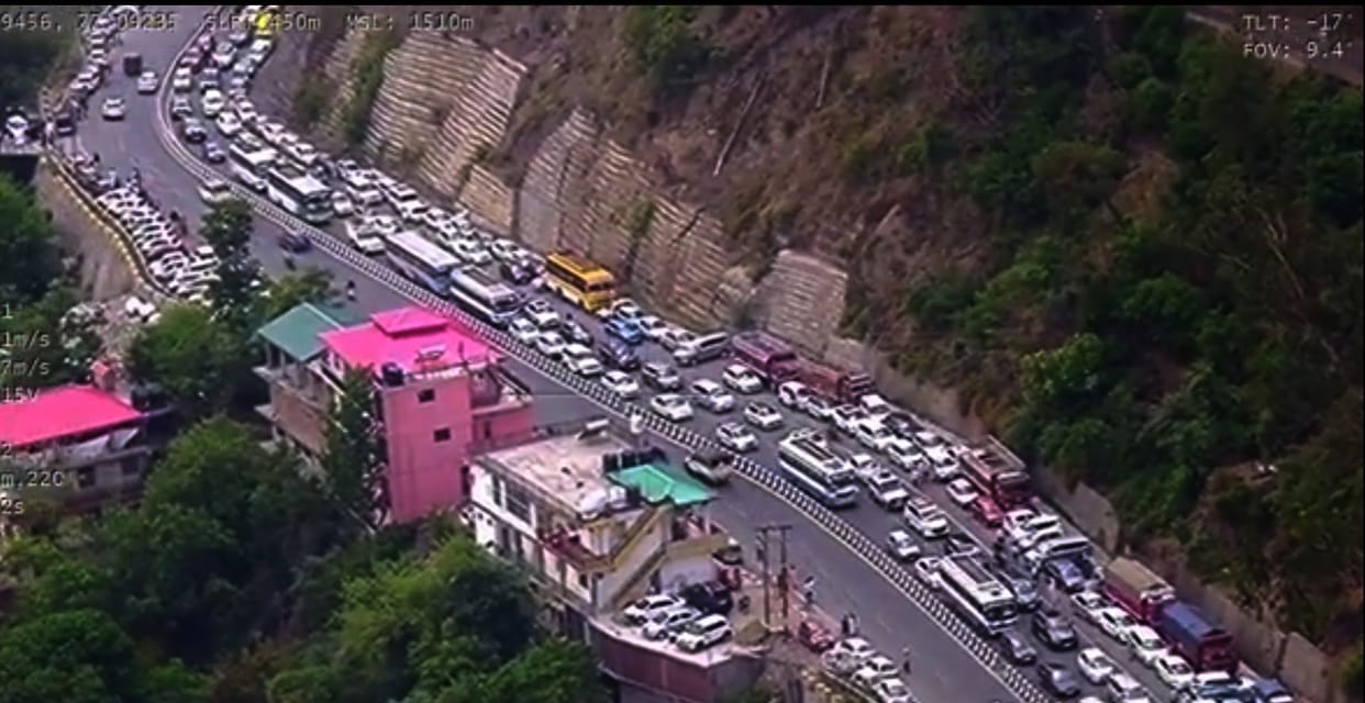 Thousands of people thronged to Solan to attend religious programme put NH on jam