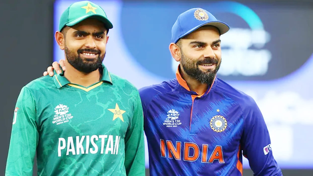 pakistan captain Babar Azam supported Virat Kohli  happy fans shared funny memes on Twitter