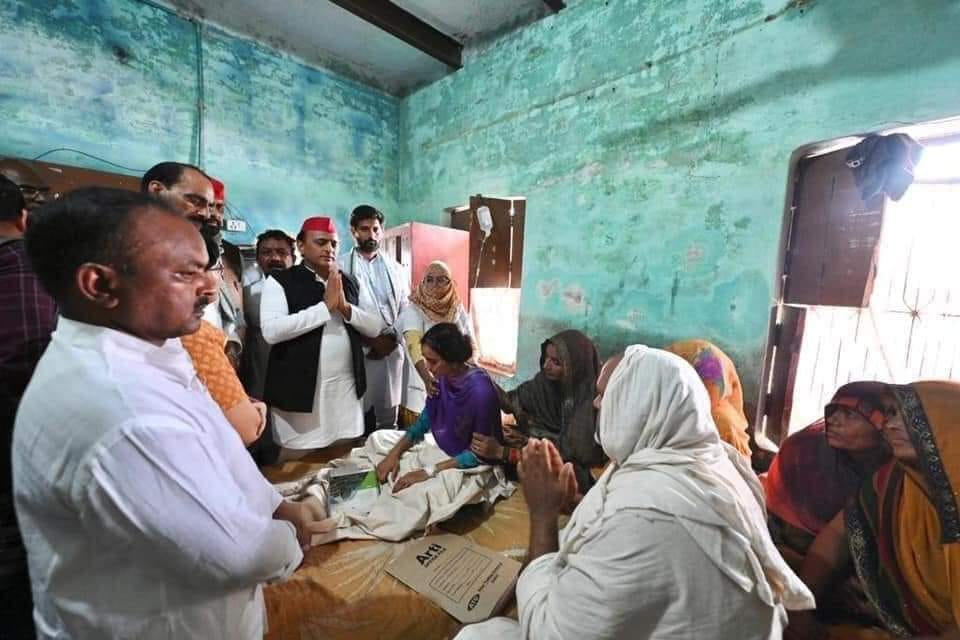 Samajwadi party national president akhilesh yadav will meet the victims family in chandauli today