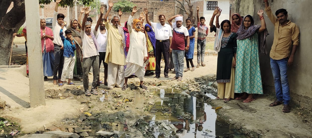 Problems piled up in Keshav Nagar, citizens demonstrated