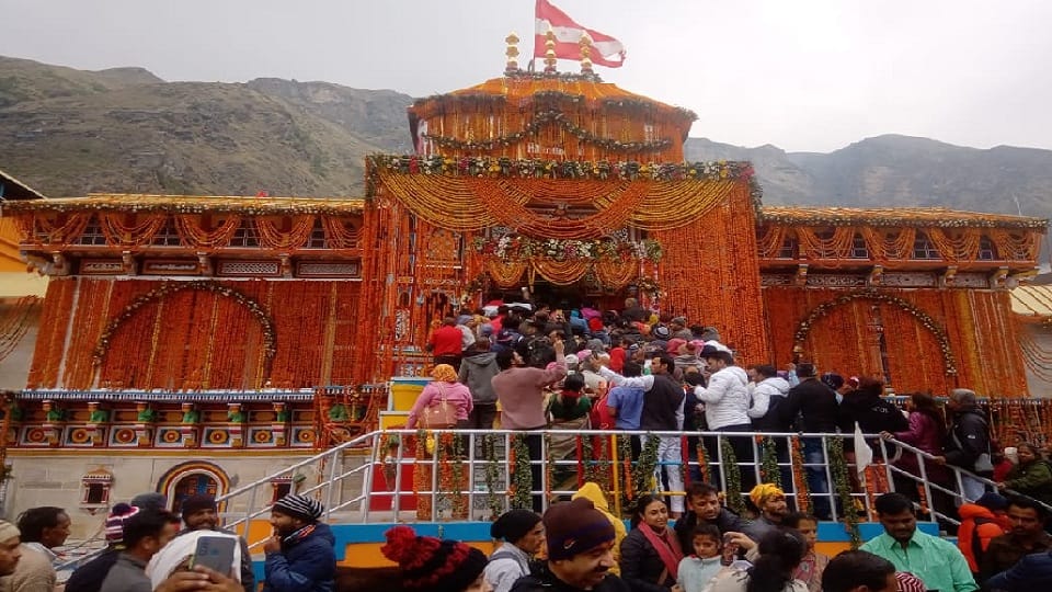 three pilgrims died due to heart attack two in yamunotri and one in badrinath dham