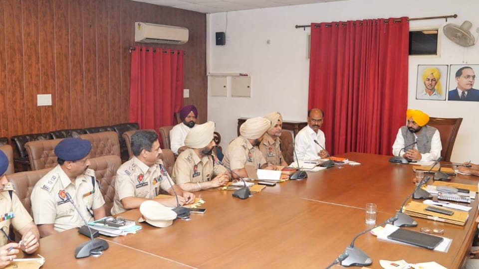 Punjab CM Bhagwant Mann is holding meeting with police officials In chandigarh