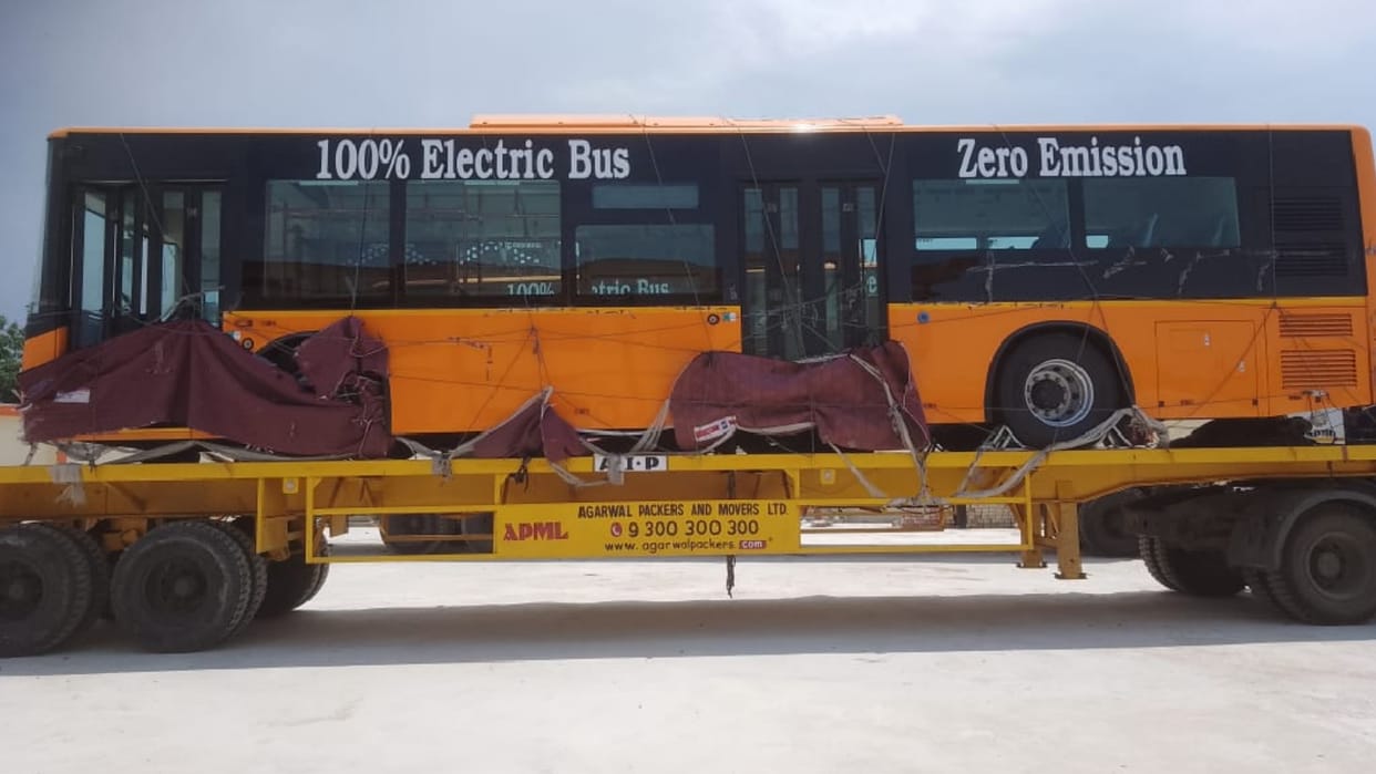 City buses have been standing for 26 days to ferry tourists