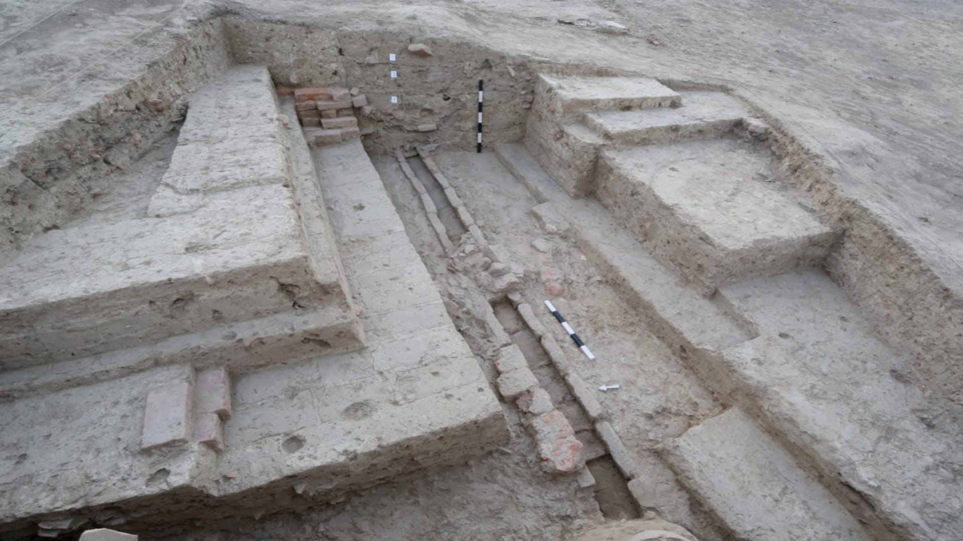Haryana hisar rakhigarhi harappan civilization 50 skeletons found DNA will reveal truth many interesting facts discovered