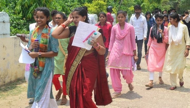 266 trainees left the exam in DElEd first semester