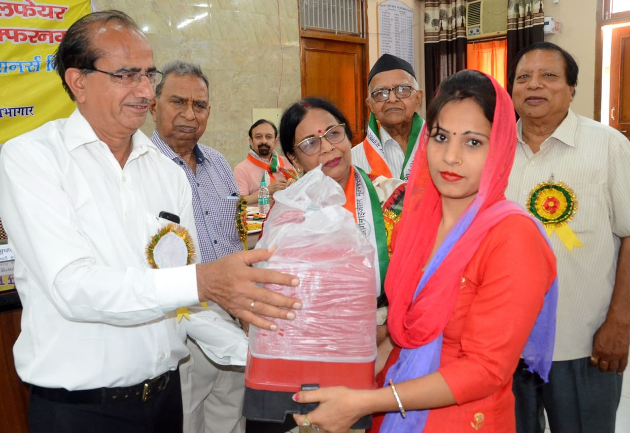 'I will meet the CM and solve the problems of pensioners'