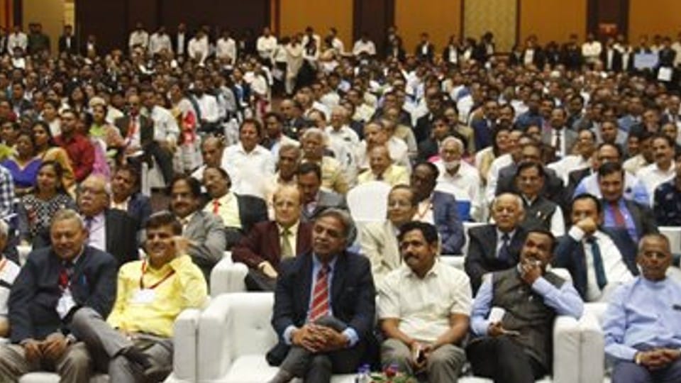 Indore: For the first time, BCI's national seminar was held in the city, Justice Khanvilkar said - we have to go with technology, otherwise we will be left behind
