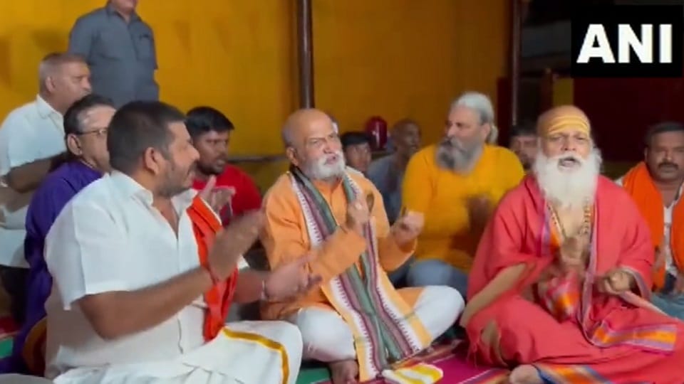 Loudspeaker controversy in Karnataka: Hanuman Chalisa played in temples after Sri Ram Sena's warning