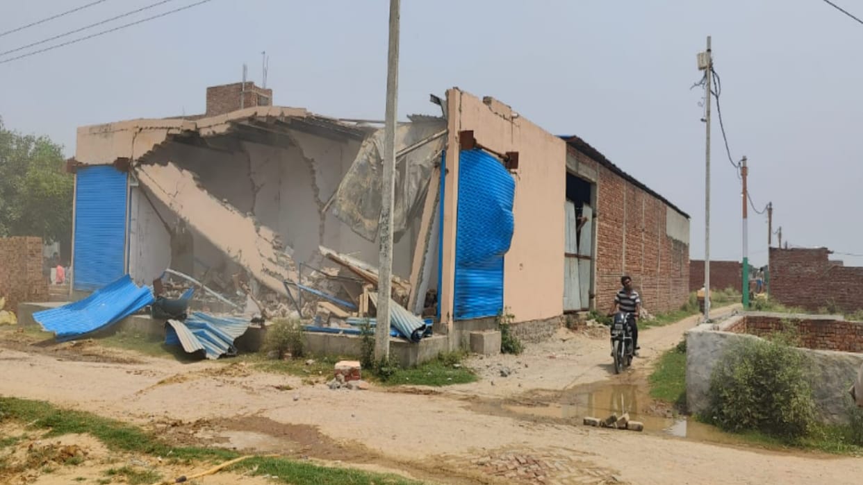 Bulldozer of MDA roared at 16 places in Meerut, landed illegally constructed
