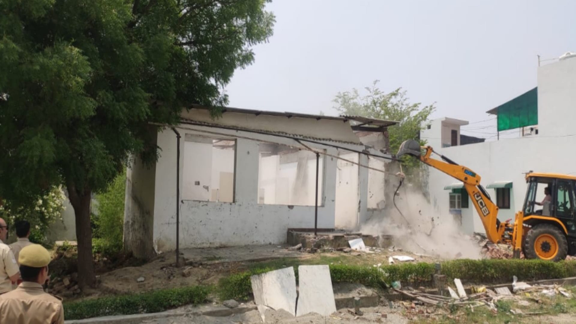 CM Yogi will come in Meerut MDA big action against encroachment in city see photos