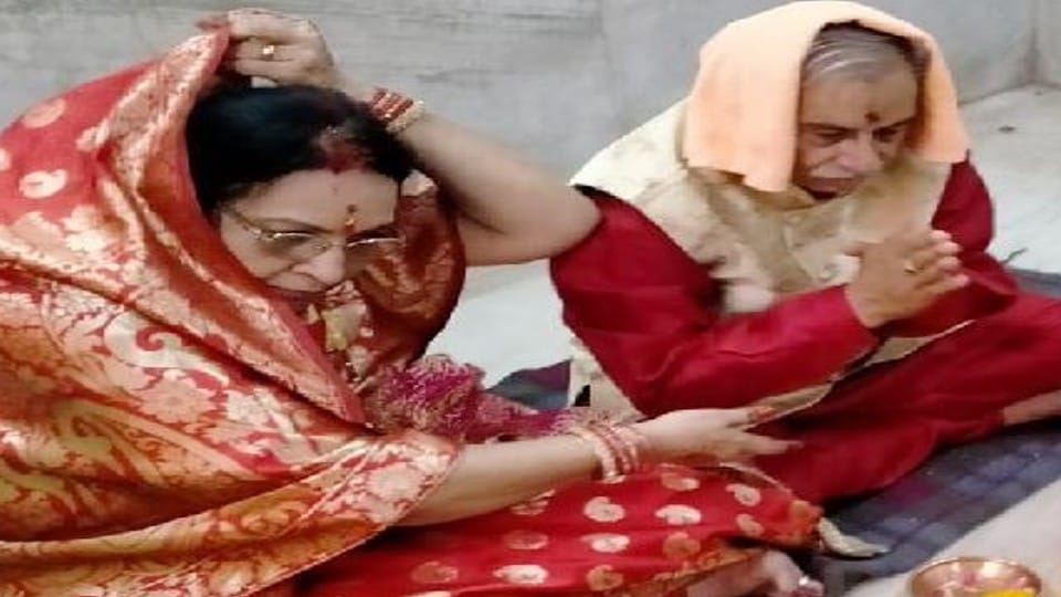 agra 80-year-old former deputy commissioner got married 70-year-old former principal of mumbai