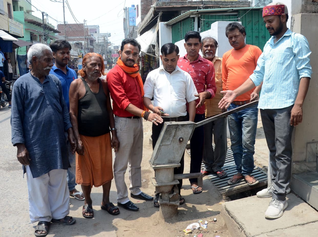 Supply of dirty water to six thousand people