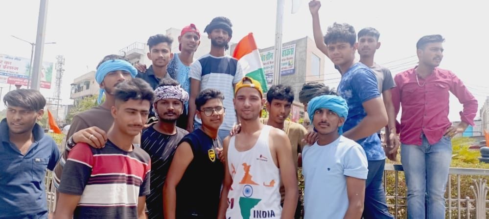 Angry youths took out a rally from Achina to Parashuram Chowk due to non-recruitment of army