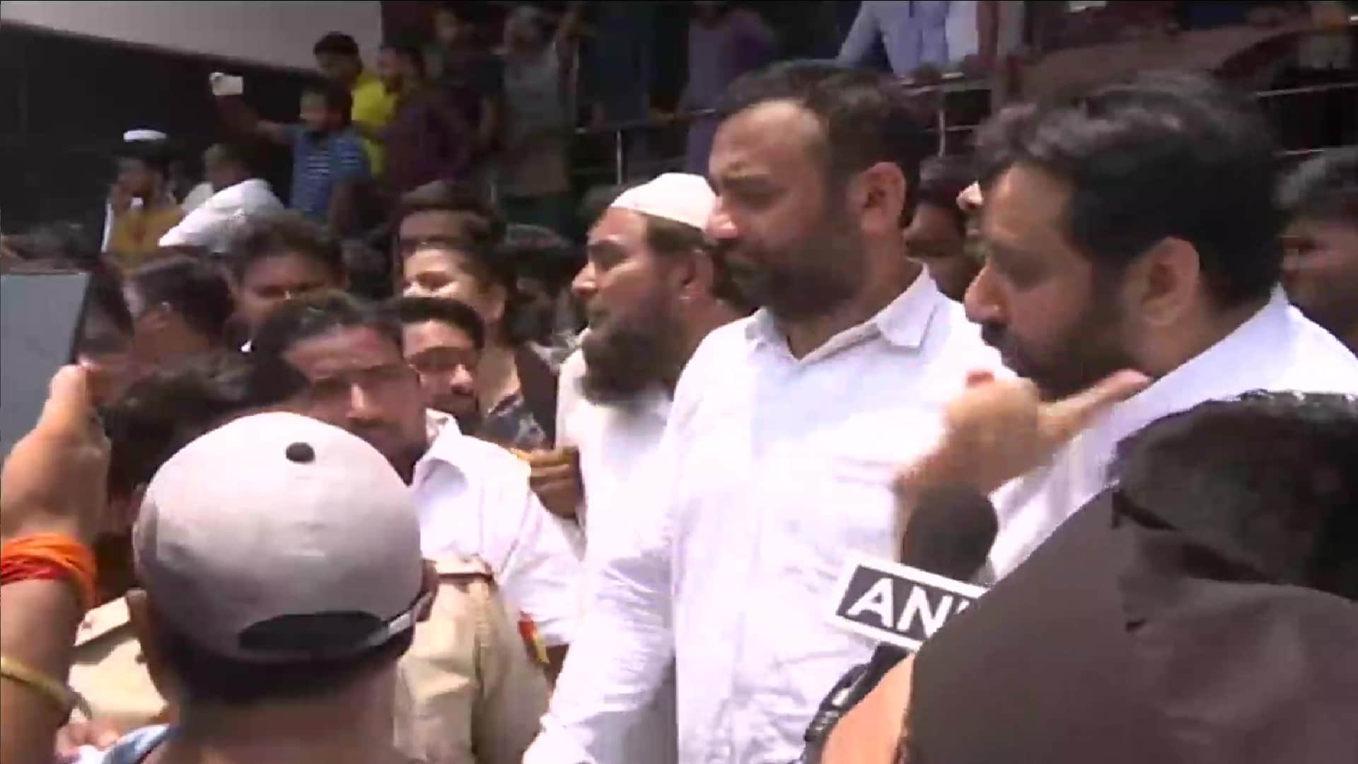 Shaheen Bagh Anti Encroachment Drive MCD Bulldozer Against Encroachment in Delhi