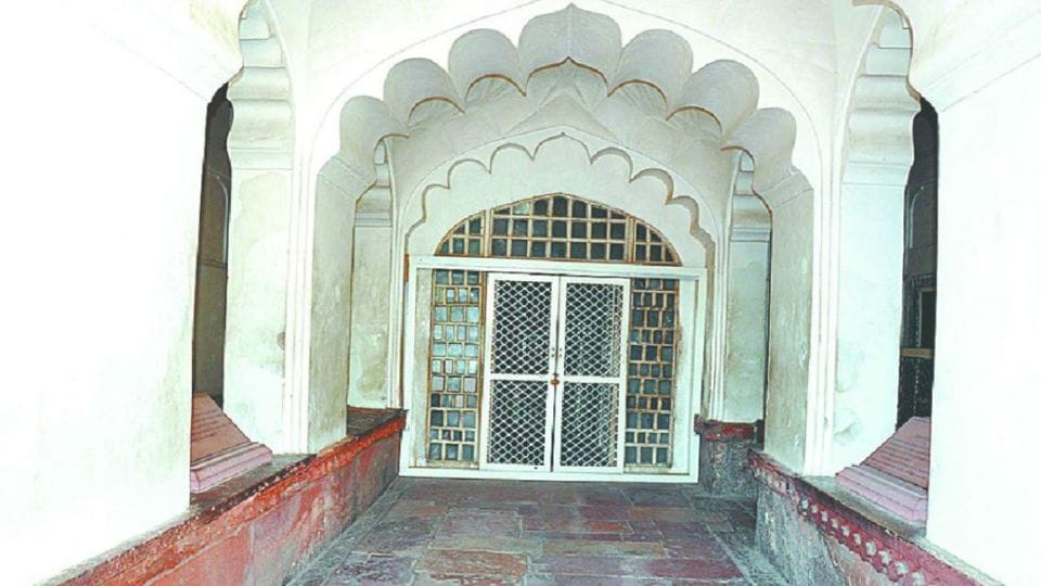Taj Mahal Rooms agra tourism entrepreneurs demand to open heritage for tourists