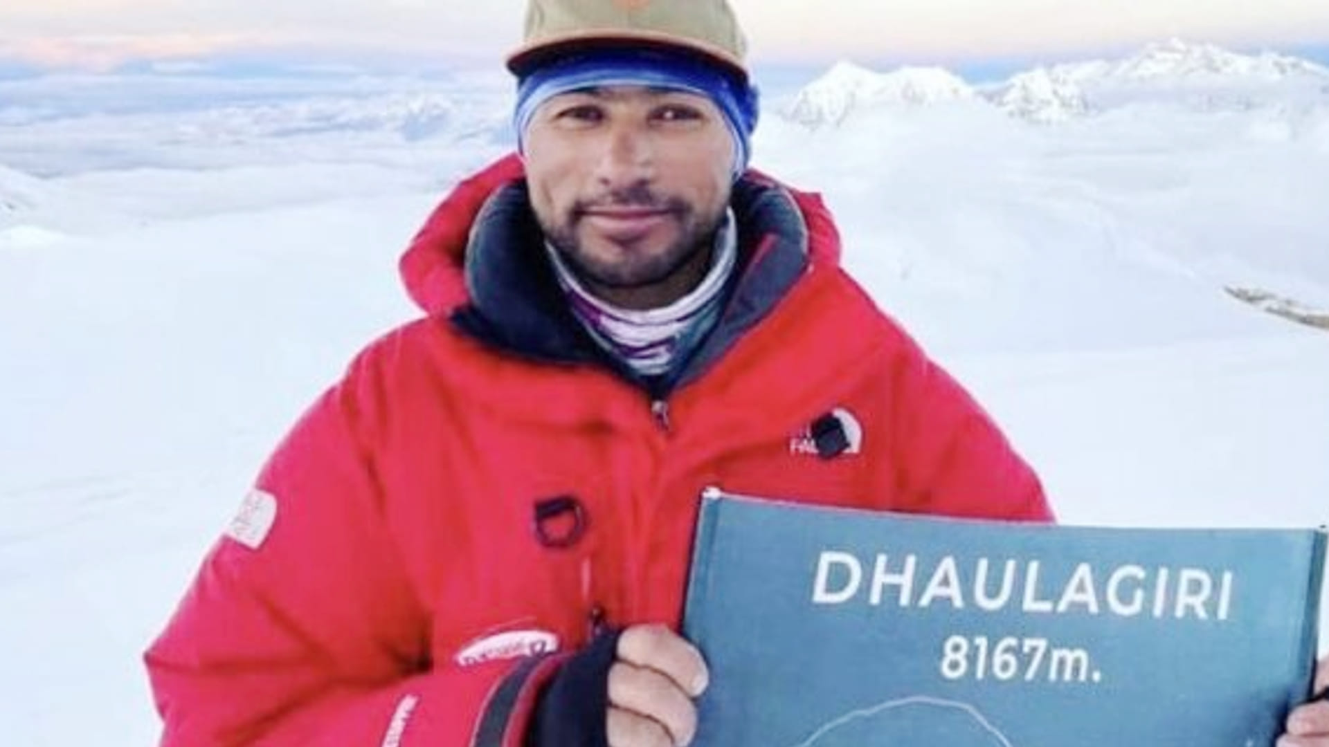 Mountaineer Sirbaz Ali Khan created record by conquering Kangchenjunga, became the first Pakistani to climb 10 8000 meter plus height mountains