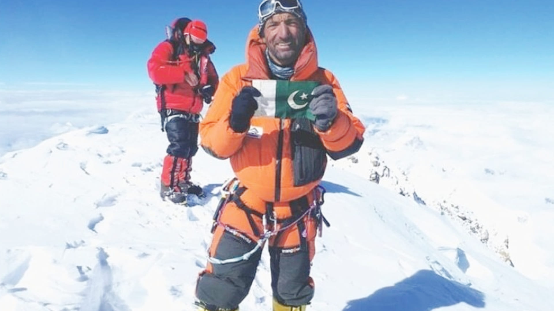 Mountaineer Sirbaz Ali Khan created record by conquering Kangchenjunga, became the first Pakistani to climb 10 8000 meter plus height mountains