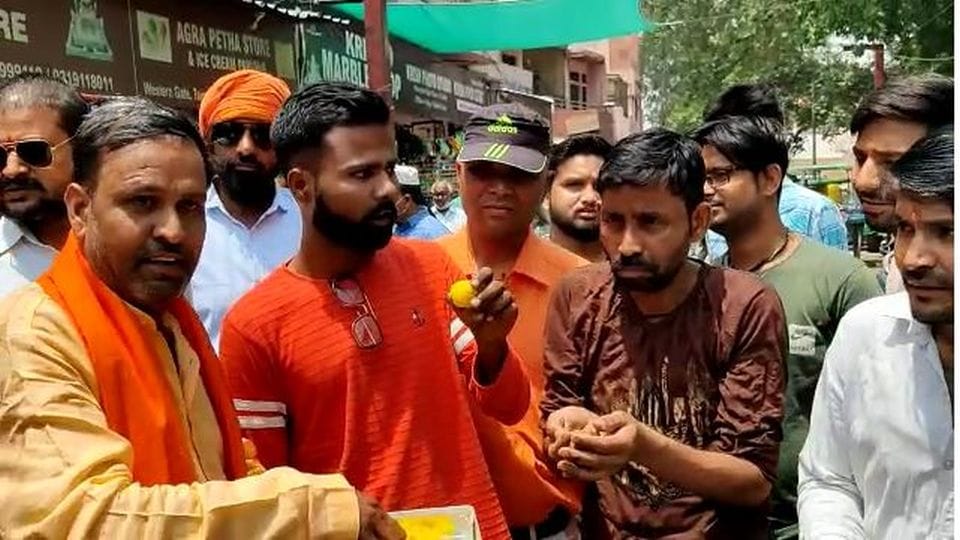 Police stopped the akhil bharat hindu mahasabha workers who reached the Taj Mahal with laddus in Agra