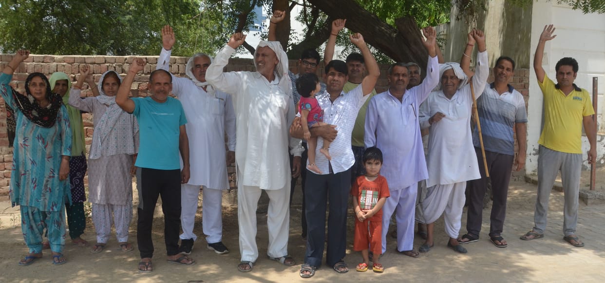 Here ... drinking water shortage in 200 houses of MC Colony for two months, expressed anger by shouting slogans