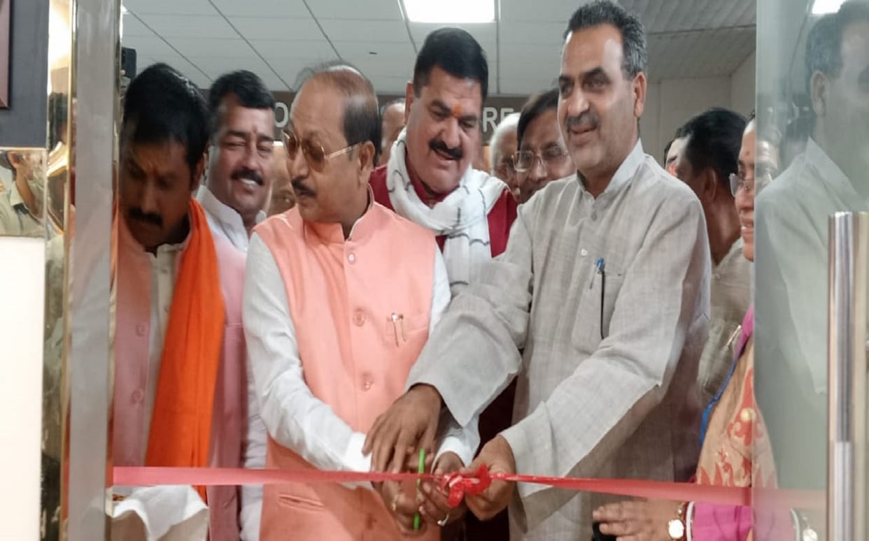 union minister Dr Sanjeev kumar  Baliyan varanasi visit today Will flag off boat race at Assi Ghat