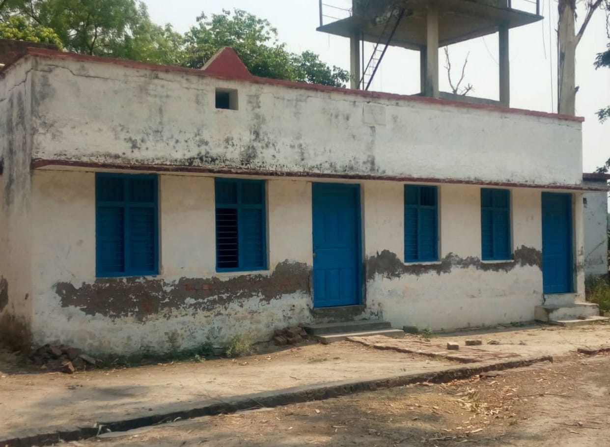 Buidings of primary schools of amethi  damaged