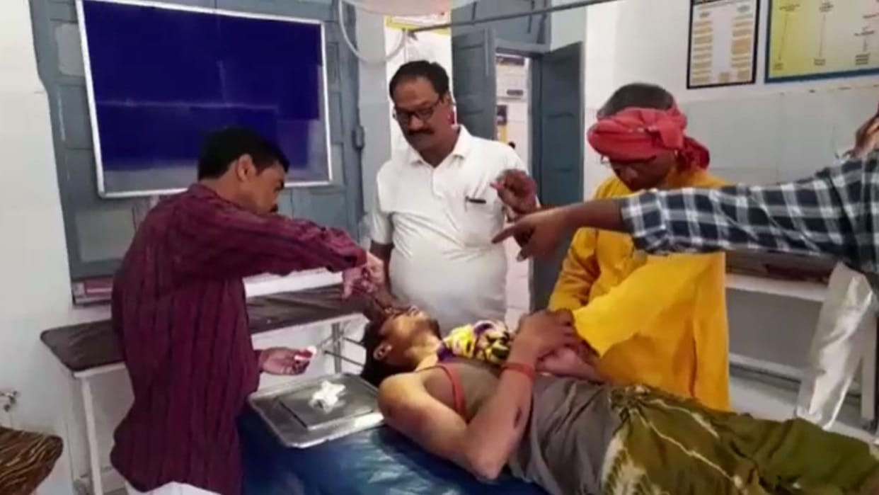Satna: Brother did not like to talk to sister's lover, entered the house and beat the young man