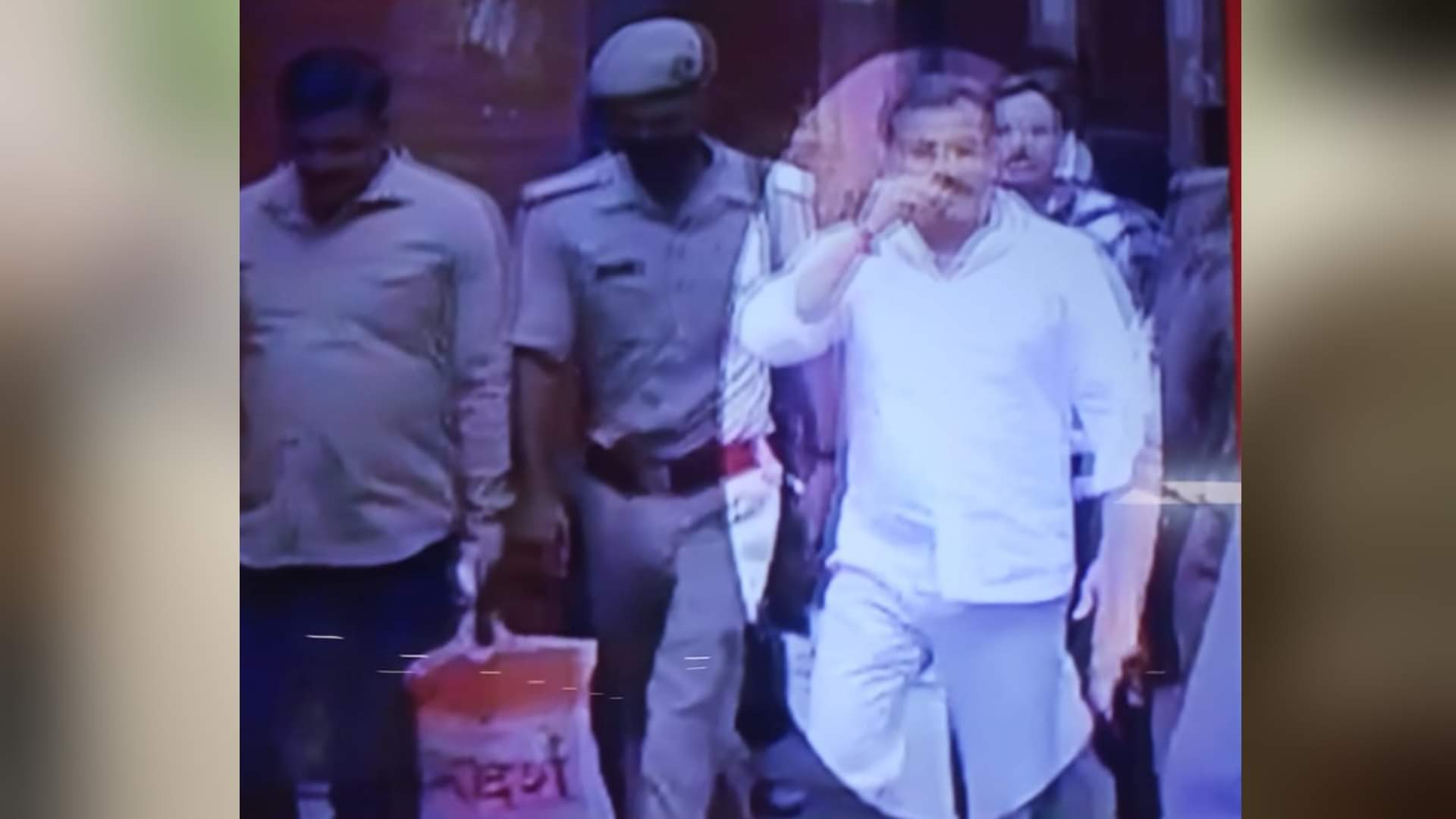 Lakhimpur kheri case main accused Ashish mishra while going to court show swag by touching moustache see photos