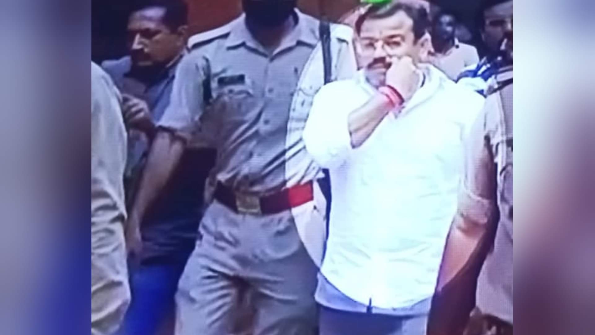 Lakhimpur kheri case main accused Ashish mishra while going to court show swag by touching moustache see photos