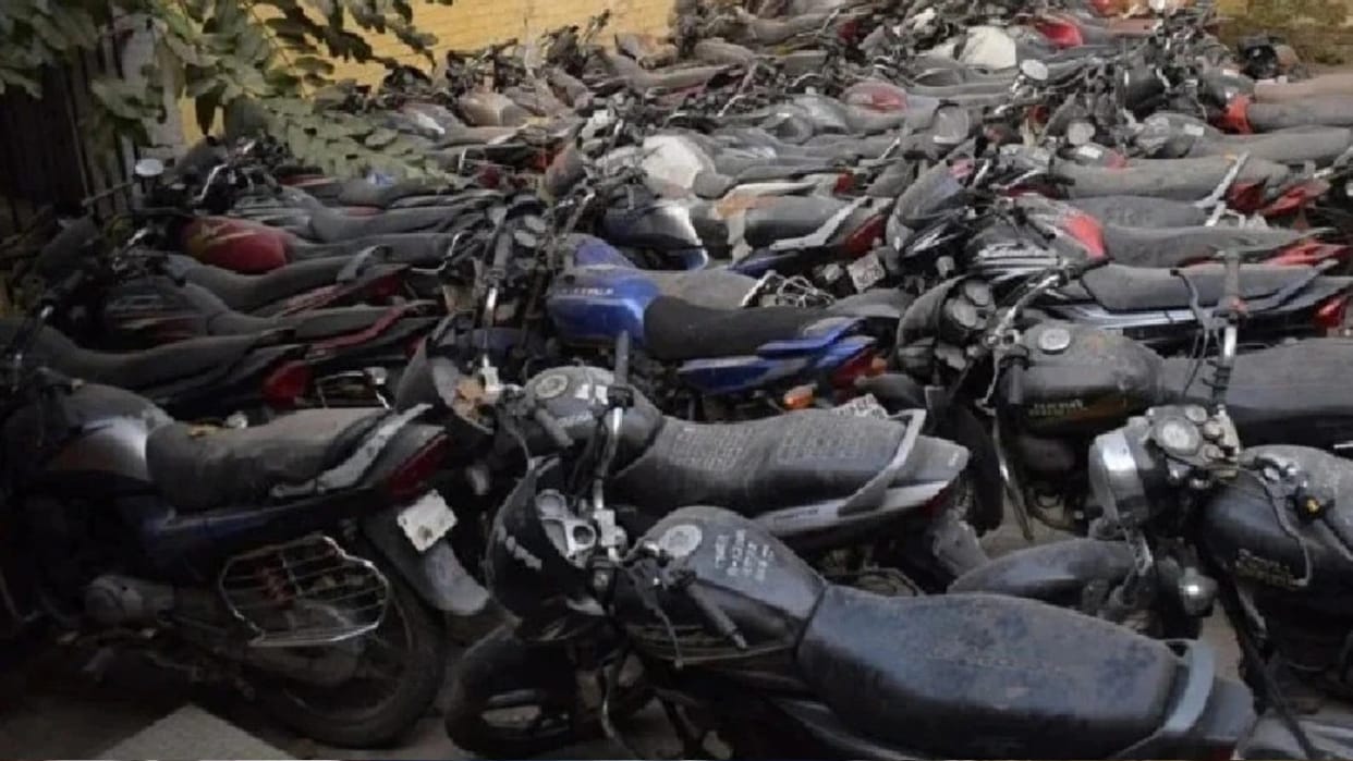 Police Action on Loud Noise Silencer Many Bike Challan Done in Bhopal Latest News in Hindi