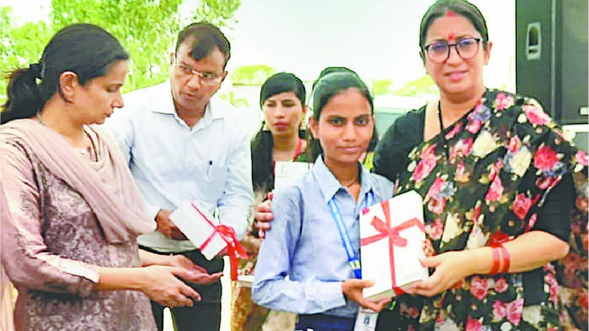 Cabinet Minister Smriti Irani second day of amethi visit in Pics.