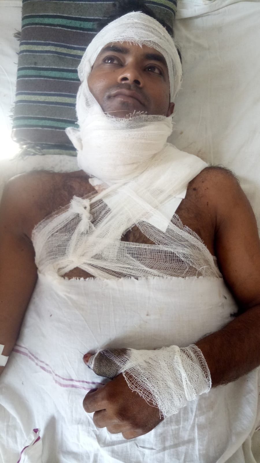 Knife attack on a young man sleeping in the house