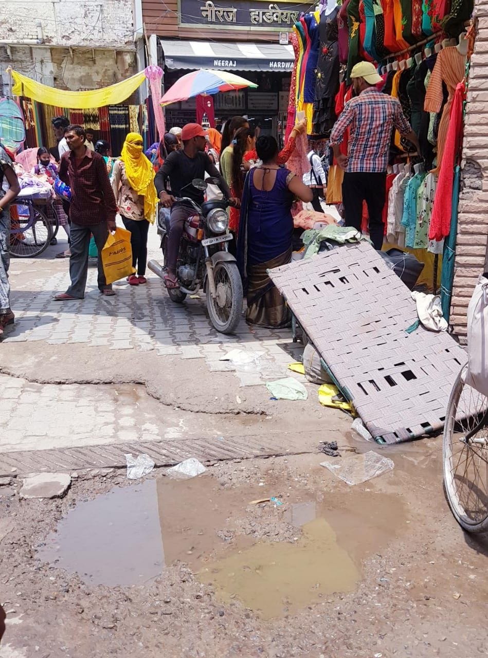 Pipeline broken in Gandhi Market for a year, water flowing