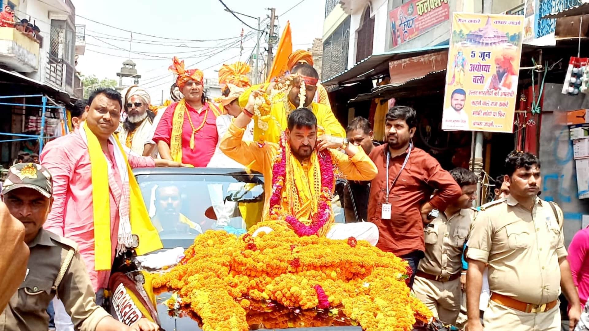 slapped Wrestler in the stage, accused of helping Dawood, know controversies of Brij Bhushan Singh